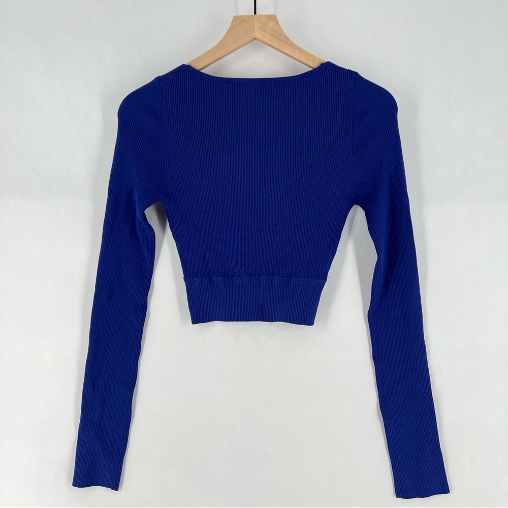 Live In Process‎ Verso Cropped Wrap Effect Ribbed Stretch Knit Top In Blue - Picture 10 of 12